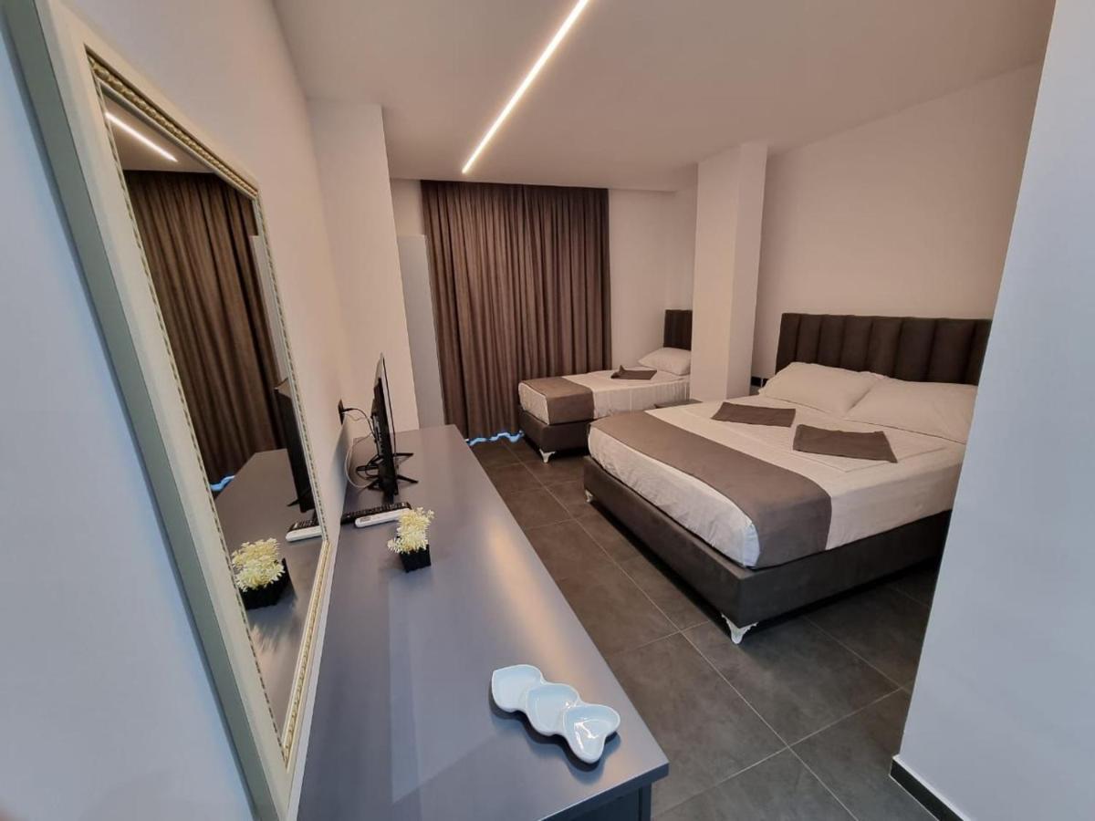 Vila Celaj Hotel วญอเรอ ภายนอก รูปภาพ