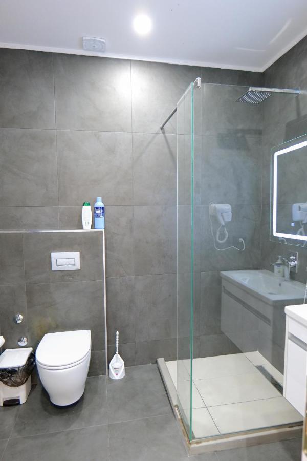 Vila Celaj Hotel วญอเรอ ภายนอก รูปภาพ